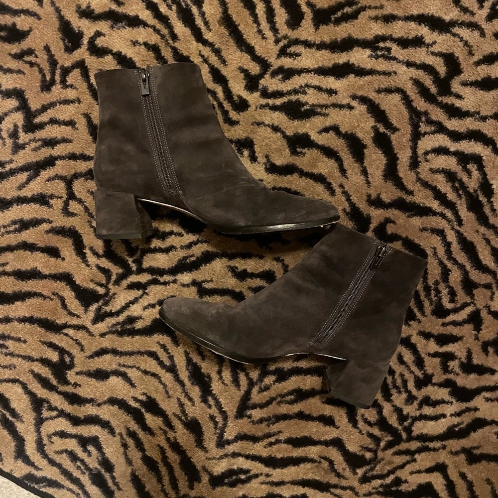 Via Spiga suede brown ankle boots 9.5